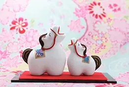 写真素材: 年賀状素材　笑顔の新年　馬の親子